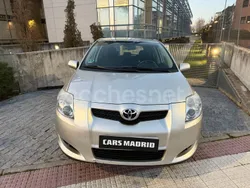 Gris / plata Usado 2007 Toyota Auris Sol Berlina | 6990 € (Precio justo)