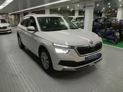 Blanco Usado 2021 Skoda Kamiq Ambition SUV | 19.900 €