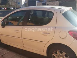 Blanco Usado 2011 Peugeot 207 Business-Line Berlina | 5300 € (Precio justo)