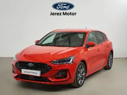 Rojo Usado 2025 Ford Focus ST-Line X Berlina | 26.780 € (Un poco caro)