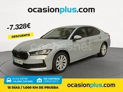 Gris / plata Nuevo 2025 Skoda Superb Essence Berlina | 33.490 € (Precio justo)