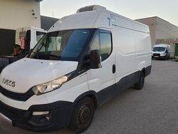 Blanco Usado 2018 Iveco Daily Van | 19.000 €