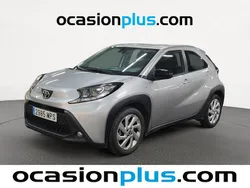 Gris Usado 2024 Toyota Aygo Play Utilitario | 13.628 € (Buen precio)