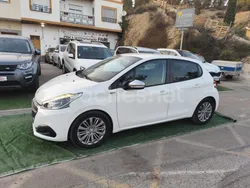 Blanco Usado 2017 Peugeot 208 Access Utilitario | 7800 € (Precio justo)