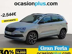 Gris Usado 2021 Skoda Karoq SportLine SUV | 25.446 € (Precio justo)