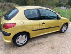 Amarillo Usado 2003 Peugeot 206 Berlina | 1800 € (Buen precio)