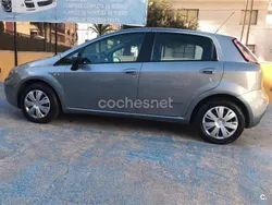Gris / plata Usado 2013 Fiat Punto Easy Utilitario | 4200 € (Precio justo)