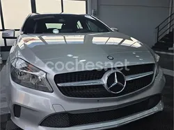 Gris / plata Usado 2016 Mercedes A180 Berlina | 16.500 € (Precio justo)