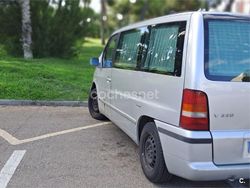 Gris / plata Usado 2003 Mercedes V220 Monovolumen | 8400 €
