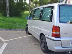 Gris / plata Usado 2003 Mercedes V220 Monovolumen | 8900 €