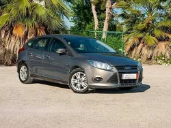 Marrón Usado 2011 Ford Focus Trend Berlina | 6000 € (Caro)