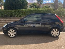 Negro Usado 2005 Ford Fiesta Trend Utilitario | 2400 € (Precio justo)