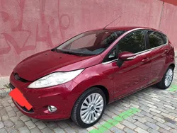 Burdeos Usado 2010 Ford Fiesta Titanium Utilitario | 6400 € (Precio justo)