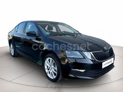 Blanco Usado 2021 Skoda Octavia Ambition Berlina | 16.900 € (Precio justo)