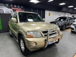 Beige Usado 2004 Mitsubishi Montero Intense SUV | 7999 € (Precio justo)