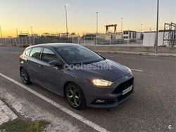 Gris / plata Usado 2015 Ford Focus ST Berlina | 15.500 € (Precio justo)