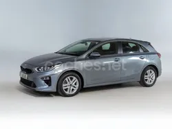 Gris / plata Usado 2021 Kia Ceed Berlina | 15.990 € (Precio justo)