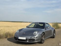 Gris / plata Usado 2005 Porsche 911 Carrera 4 Coupe | 50.000 €