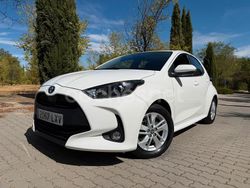 Blanco Usado 2022 Toyota Yaris Hybrid Business Edition Berlina | 16.500 € (Precio justo)