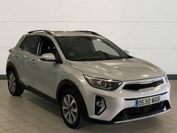 Plata Usado 2023 Kia Stonic SUV | 18.200 € (Un poco caro)