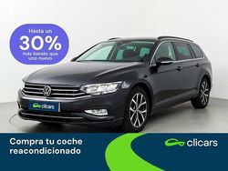 Gris Usado 2023 VW Passat Executive Familiar | 18.590 € (Caro)