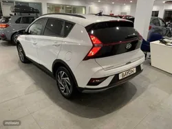 Atlas white Usado 2024 Hyundai Bayon SUV | 21.490 € (Caro)