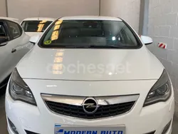 Blanco Usado 2011 Opel Astra Enjoy Berlina | 4400 € (Precio justo)