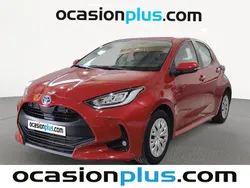 Rojo Usado 2023 Toyota Yaris Hybrid Business Edition Utilitario | 16.773 € (Super precio)