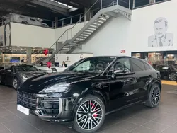 Negro Usado 2024 Porsche Cayenne Turbo E-Hybrid SUV | 185.000 € (Buen precio)