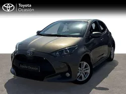 Verde Usado 2024 Toyota Yaris Edition Utilitario | 17.990 € (Super precio)