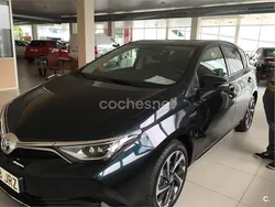 Gris / plata Usado 2016 Toyota Auris Hybrid Berlina | 14.600 € (Precio justo)
