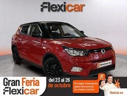 Rojo Usado 2017 Ssangyong (KGM) Tivoli Limited SUV | 10.970 €