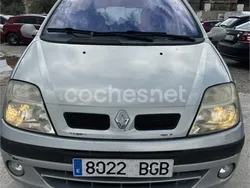 Gris / plata Usado 2001 Renault Scénic Expression Monovolumen | 1890 €