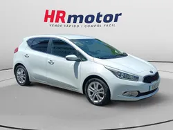 Blanco Usado 2015 Kia Ceed | 9890 € (Precio justo)