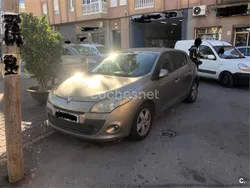 Beige Usado 2010 Renault Mégane III Dynamique Berlina | 5400 € (Precio justo)