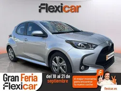 Gris Usado 2024 Toyota Yaris Hybrid Active | 20.490 € (Buen precio)