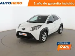 Blanco Usado 2024 Toyota Aygo Play Utilitario | 14.699 € (Precio justo)