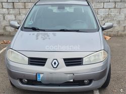 Gris / plata Usado 2005 Renault Mégane II Authentique Berlina | 2100 € (Buen precio)