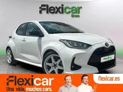 Blanco Usado 2023 Toyota Yaris Hybrid Style Berlina | 23.990 € (Un poco caro)