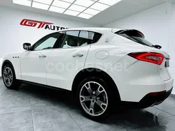 Blanco Usado 2019 Maserati Levante GranLusso SUV | 48.650 € (Precio justo)