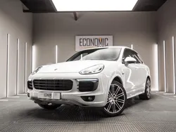 Blanco Usado 2016 Porsche Cayenne S E-Hybrid SUV | 31.999 € (Precio justo)