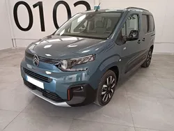 Azul Nuevo 2025 Citroën e-Berlingo Shine Monovolumen | 35.900 €
