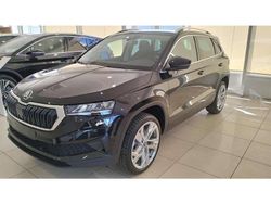 Nuevo 2025 Skoda Karoq SUV | 30.890 € (Buen precio)
