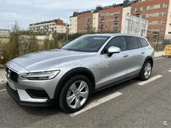 Gris / plata Usado 2020 Volvo V60 CC Familiar | 22.900 € (Precio justo)