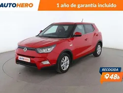 Rojo Usado 2015 Ssangyong Tivoli Limited SUV | 10.499 € (Precio justo)