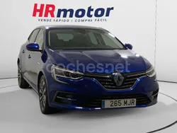Azul Usado 2023 Renault Mégane IV Techno Berlina | 22.810 € (Un poco caro)