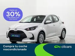 Blanco Nuevo 2024 Toyota Yaris Hybrid Active Berlina | 21.990 € (Precio justo)