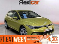 Amarillo Usado 2022 VW Golf VIII Life Berlina | 20.890 € (Buen precio)