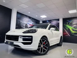 Blanco Usado 2024 Porsche Cayenne S E-Hybrid SUV | 133.000 €