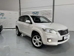 Blanco Usado 2012 Toyota RAV4 Executive SUV | 15.500 € (Precio justo)